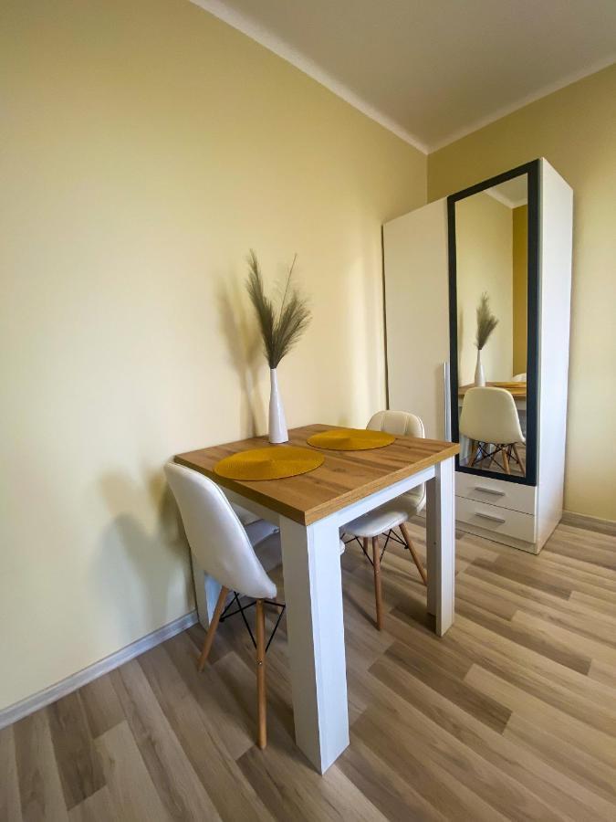 Fresh Smartly Designed Studio Flat & Sunny Balcony Budapest Kültér fotó